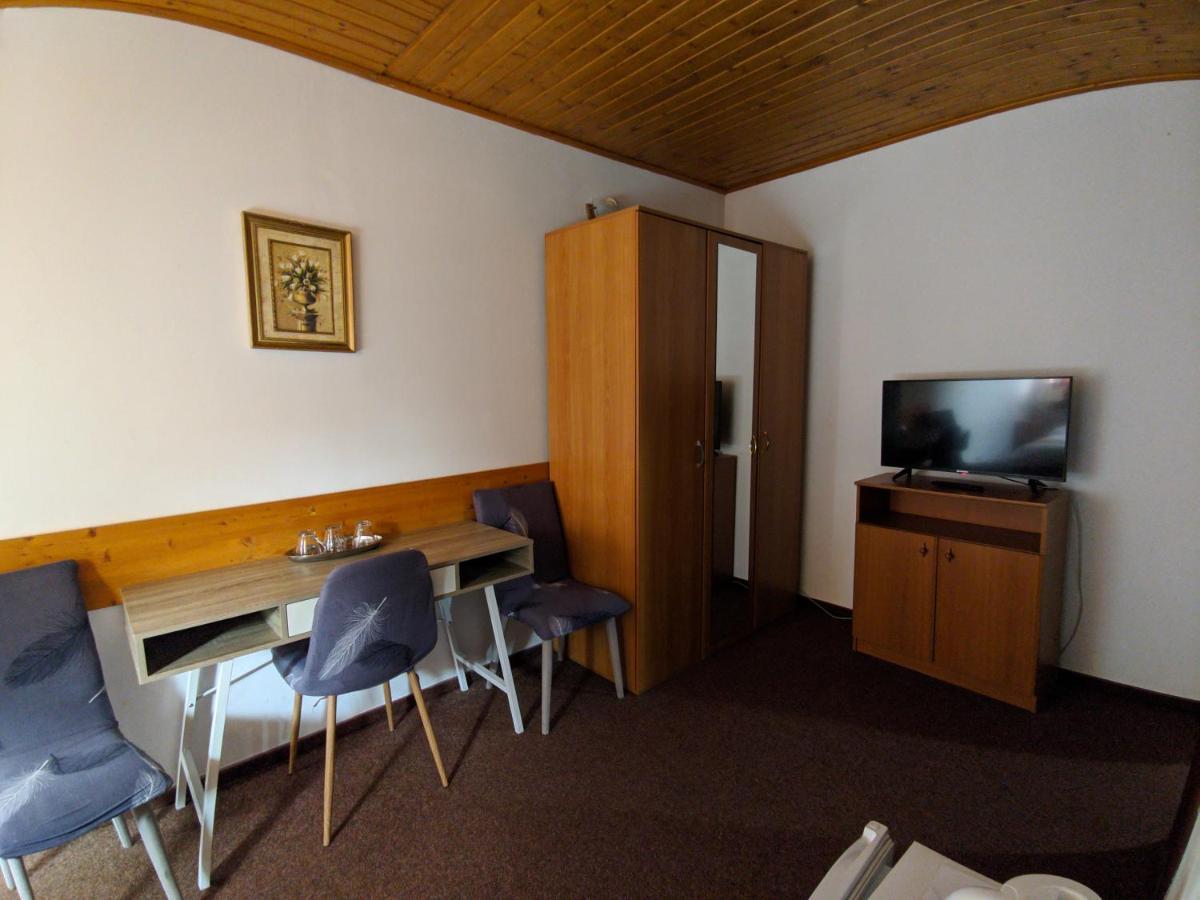 Pension Casa Samurai Brasov Exterior photo